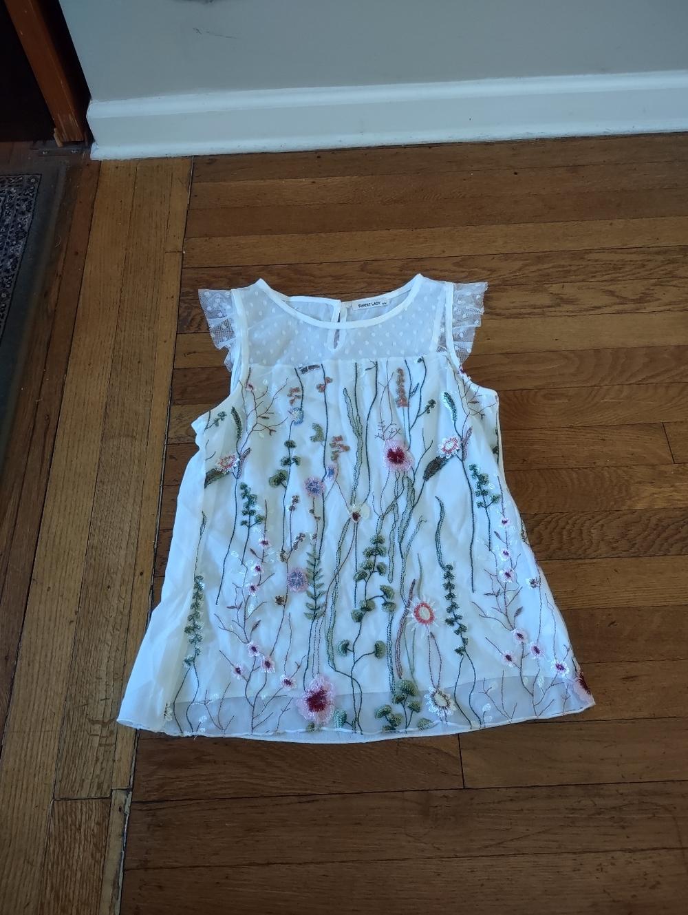 white floral embroidered tulle sleeveless top with frilly sleeve detail S/M